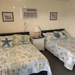 Pilgrim\'S Pride Motel