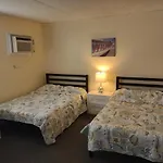 Pilgrim\'S Pride Motel