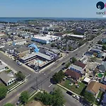 Sandbox Motel