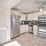 Nautical Wildwood Apt - Walk To The Beach!