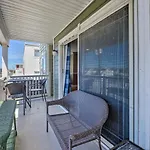 Spacious Wildwood Townhome With Covered Balcony