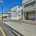 Spacious Wildwood Townhome With Covered Balcony