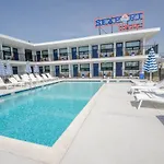 Seaport Inn