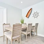 318 E Youngs Ave Unit 1 Seaside Serenity Salty Shore Retreat