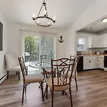 205 E Magnolia Ave