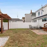 217 W Maple Ave