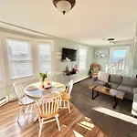Entire Lovely 3 Bedroom, 2 Bathroom Apartment! 1 Block To The Beach And Boardwalk!