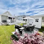 Unique Wildwood 3 Bedroom 1,5 Ba Entire House In The Heart Of Wildwood!
