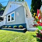 Unique Wildwood 3 Bedroom 1,5 Ba Entire House In The Heart Of Wildwood!