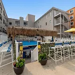 Oceanic Hotel & Barefoot Tiki Bar