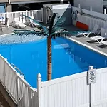 Coastal Sands Inn