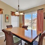 Fountain Motel Townhouse With Shared Pool