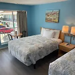 Surfcomber Motel