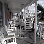 Sea Foam Motel