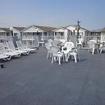 Quarterdeck Motel
