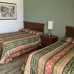 Skylark Resort Motel