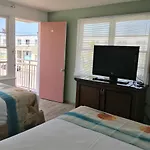 Skylark Resort Motel