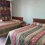 Skylark Resort Motel
