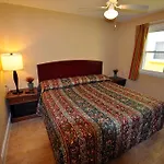 Nantucket Inn & Suites
