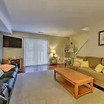 Family-Friendly Wildwood Townhome About 3 Mi To Beach