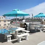 Aquarius Oceanfront Inn