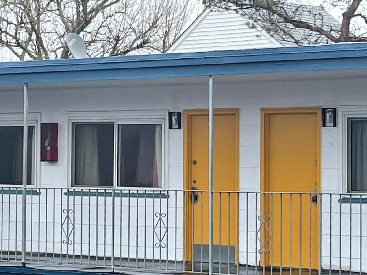 Bright Motel