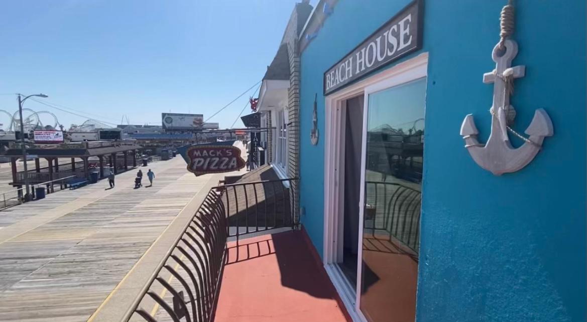 Affordable Beachfront With Balcony Sleeps 8