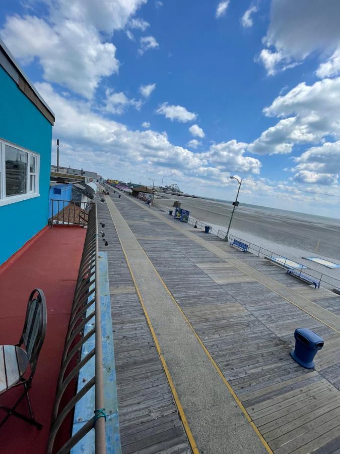 Affordable Beachfront With Balcony Sleeps 8 * Wildwood