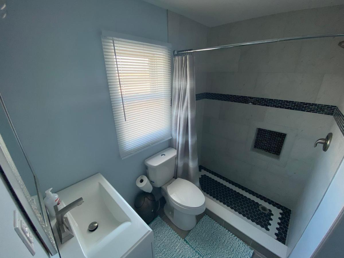 Affordable Beachfront With Balcony Sleeps 8 Apartment Wildwood