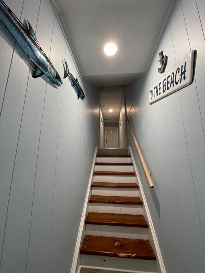 Affordable Beachfront With Balcony Sleeps 8 Apartment *