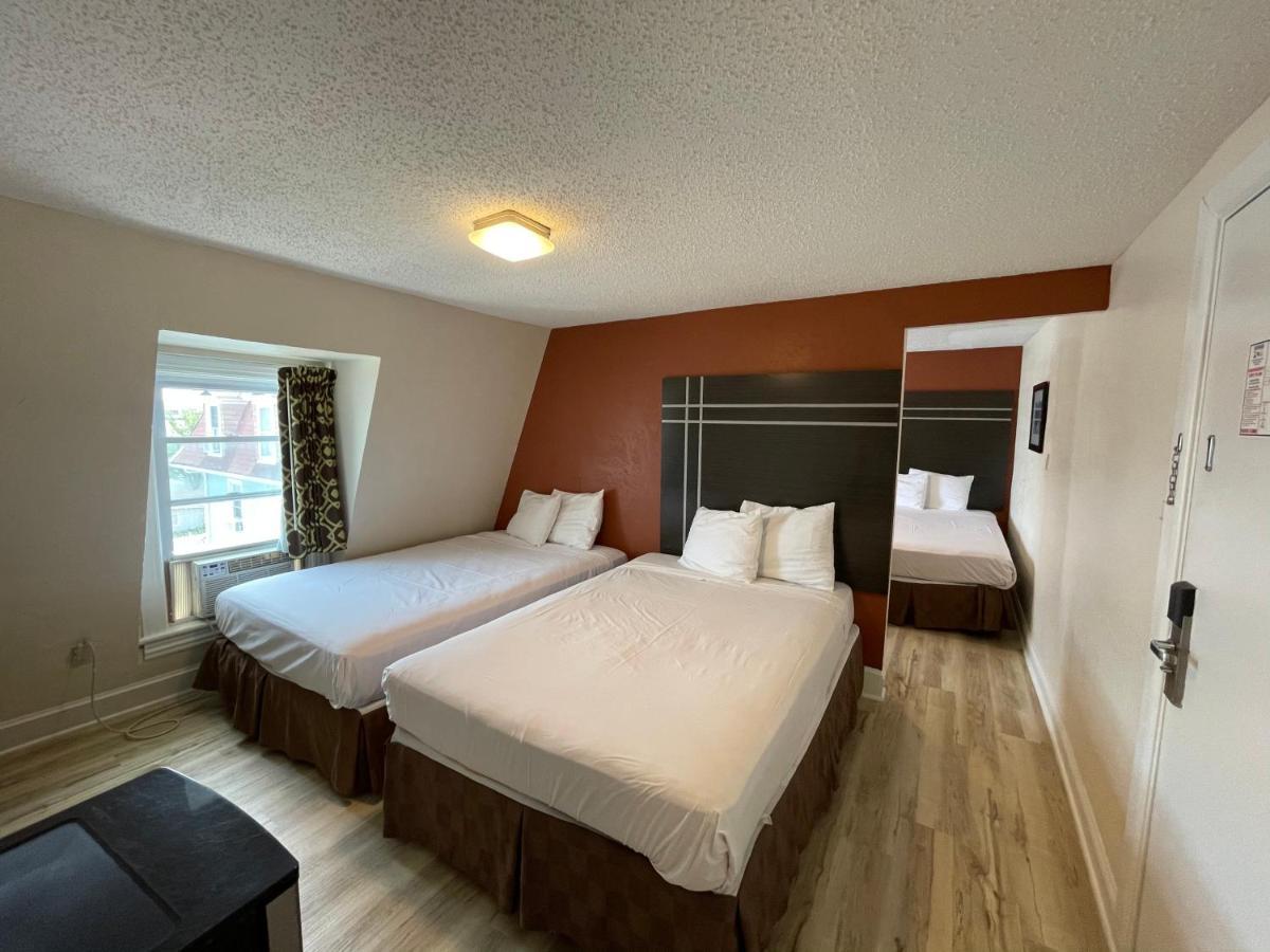 Motel Travelodge & Boardwalk 3*
