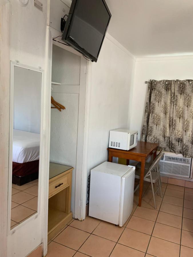 Sunshine Motel 2*
