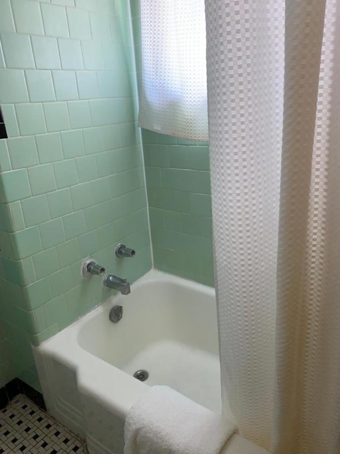 Sunshine Motel 2*