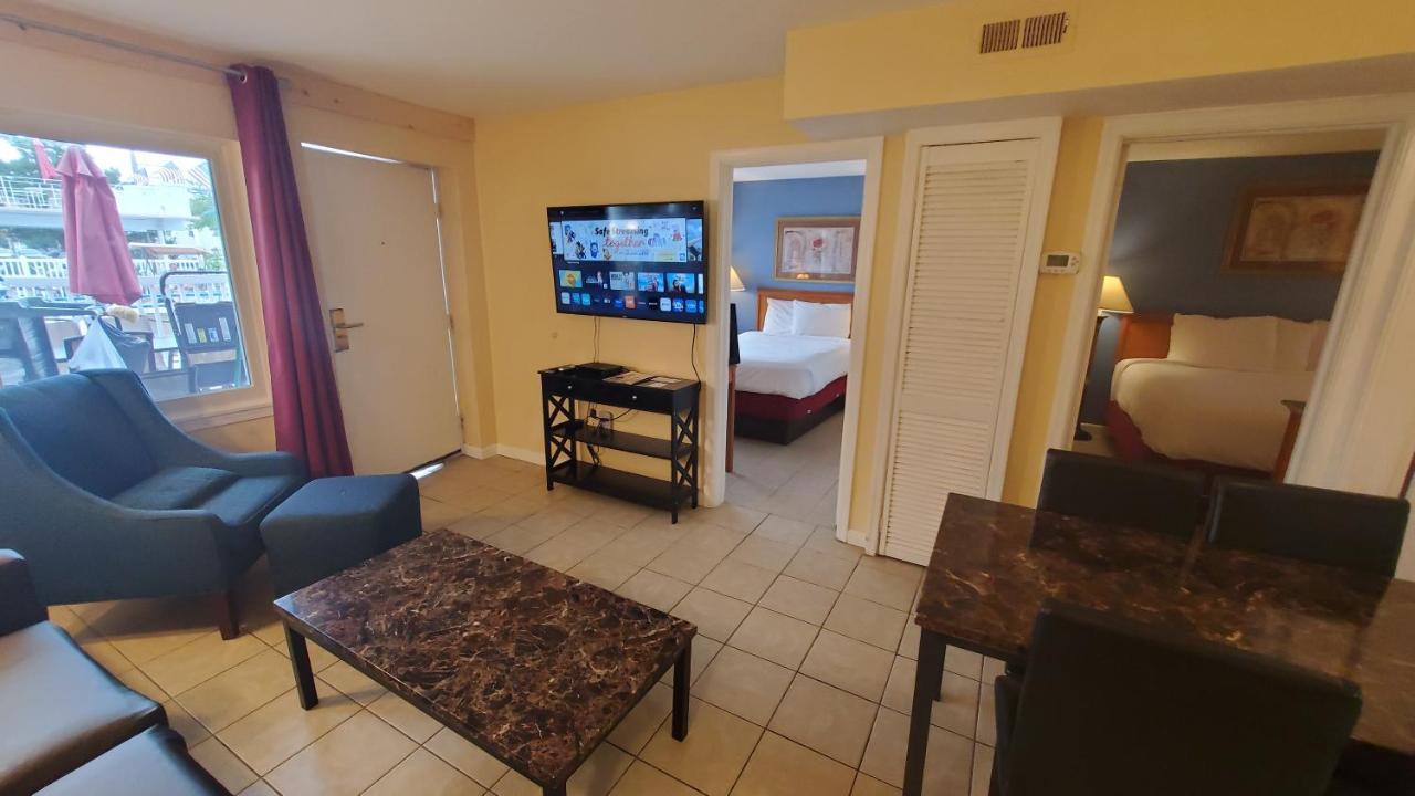 Sandbox Motel 3*