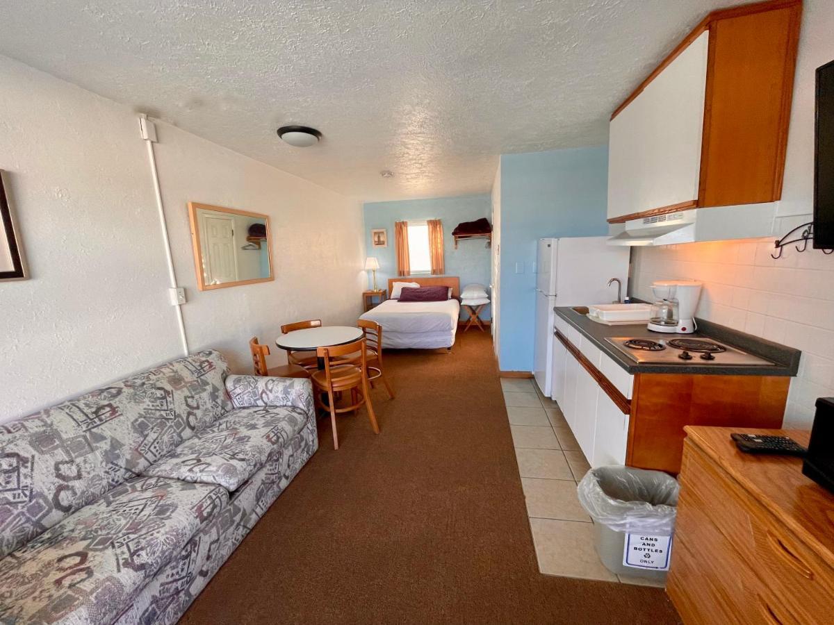 Pink Champagne Motel Wildwood