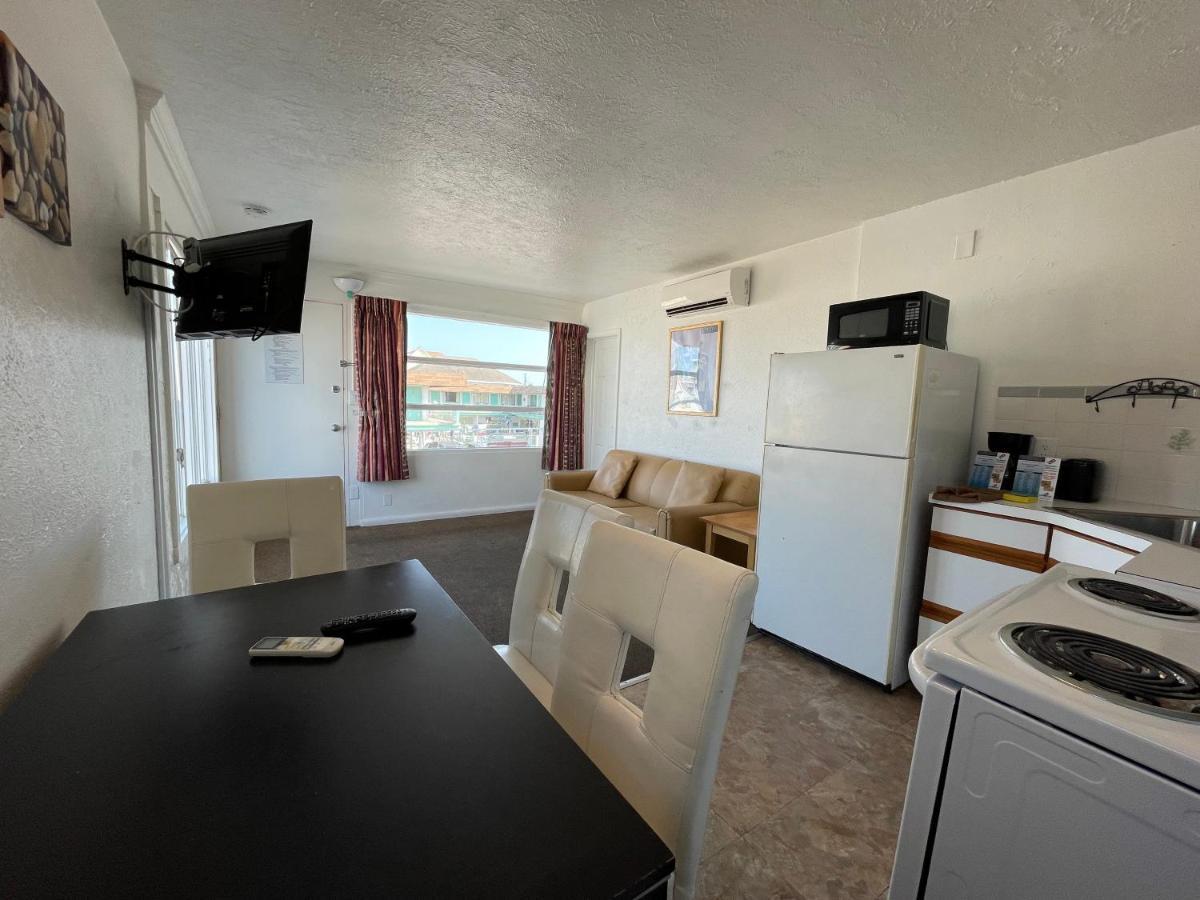 Pink Champagne Motel 3*