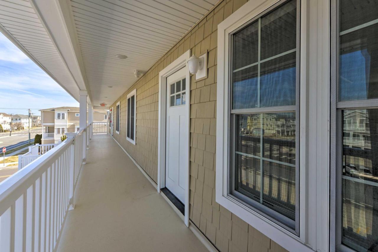 Apartment Welcoming About 1 Block To Beach! *