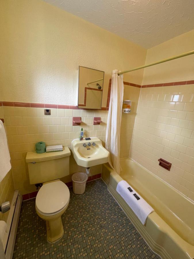 Rus Mar & Boardwalk Motel 2*