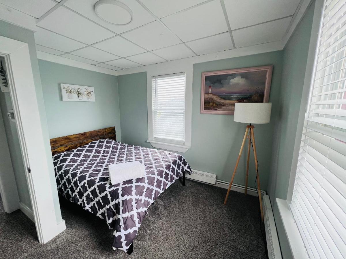 Entire Lovely 3 Bedroom, 2 Bathroom Apartment! 1 Block To The And Boardwalk! Apartment Wildwood