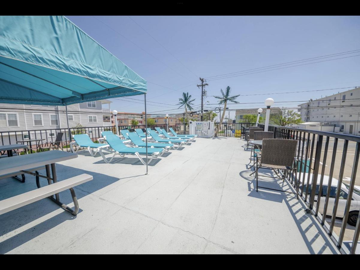 Surfcomber Motel