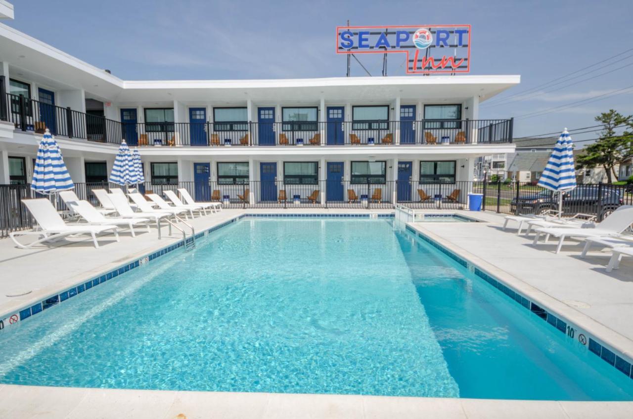 Seaport Inn *