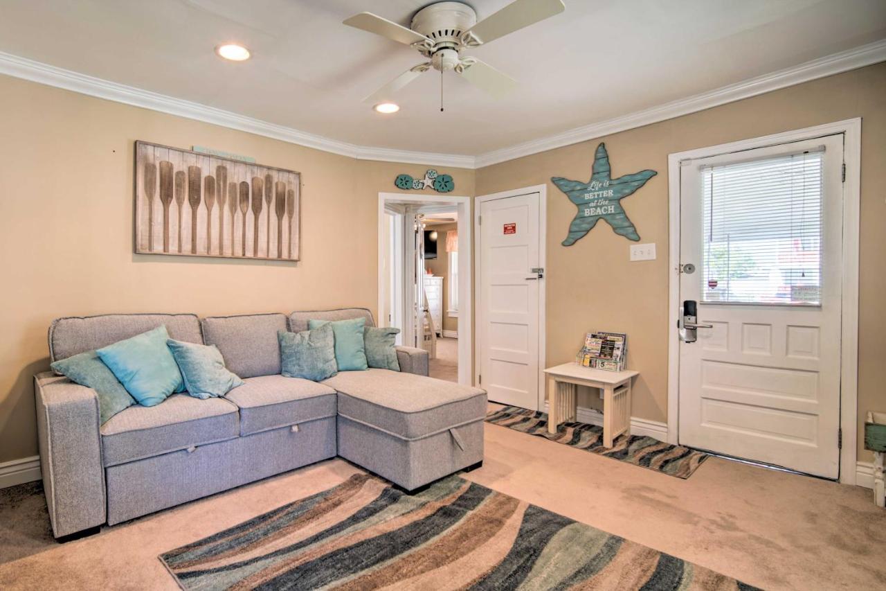 Nautical Apt - Walk To The Beach! Apartment *