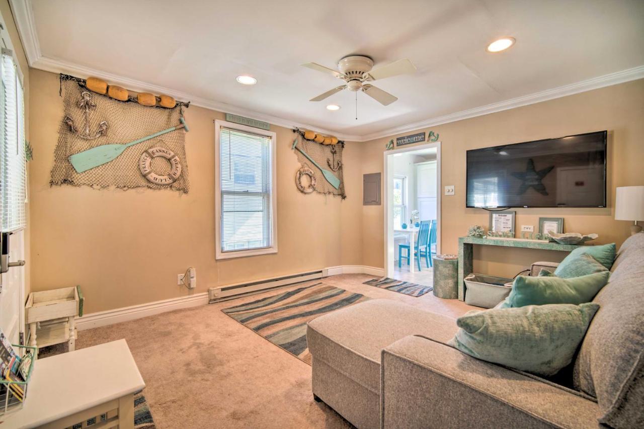 Nautical Apt - Walk To The Beach!