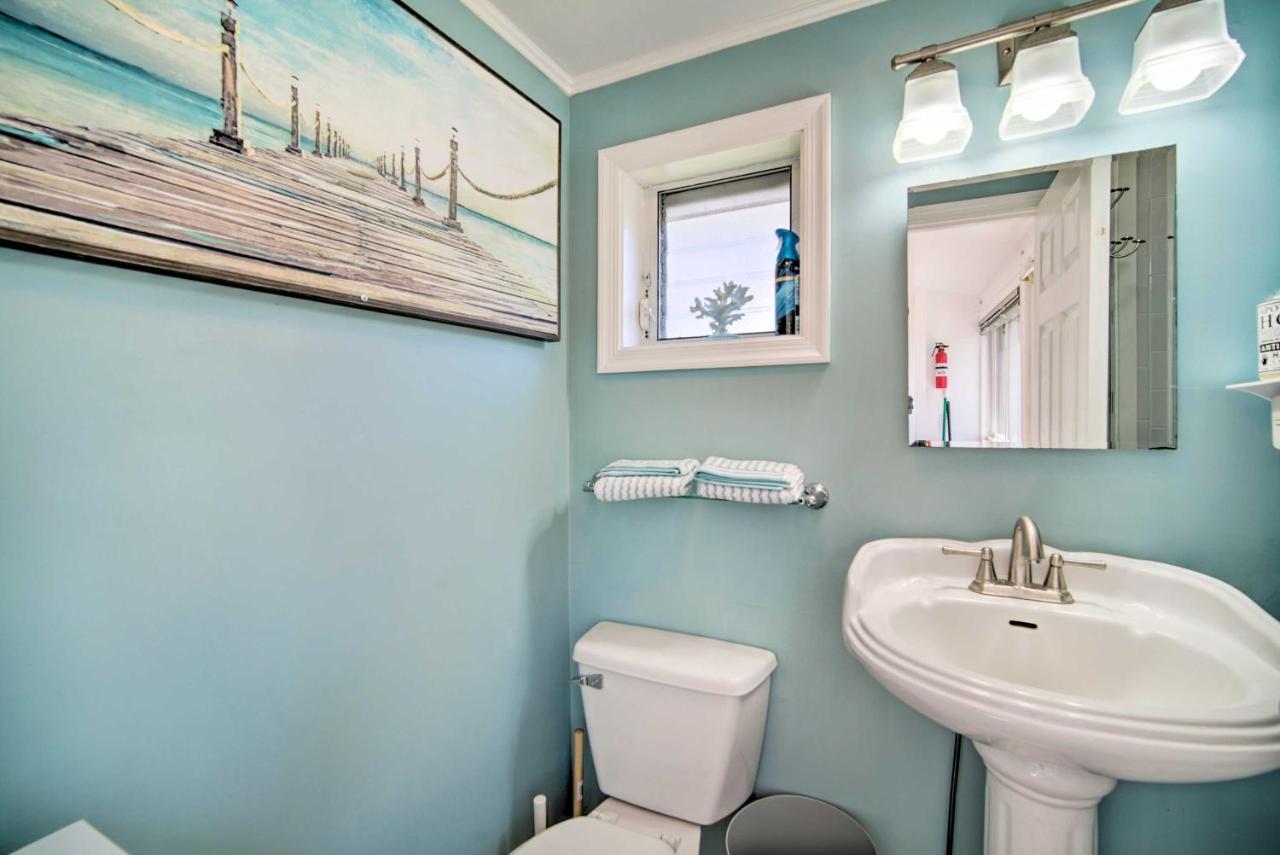 Nautical Apt - Walk To The Beach!