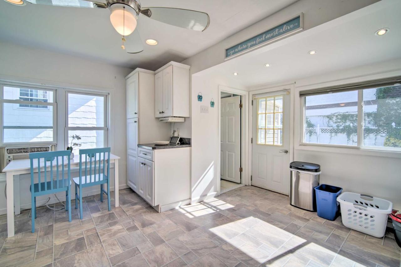 Nautical Apt - Walk To The Beach!