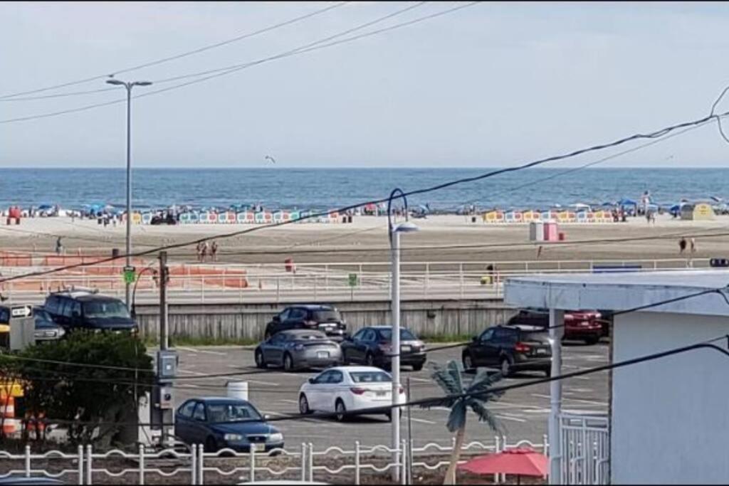Ocean View Family Condo: Block Retreat Wildwood