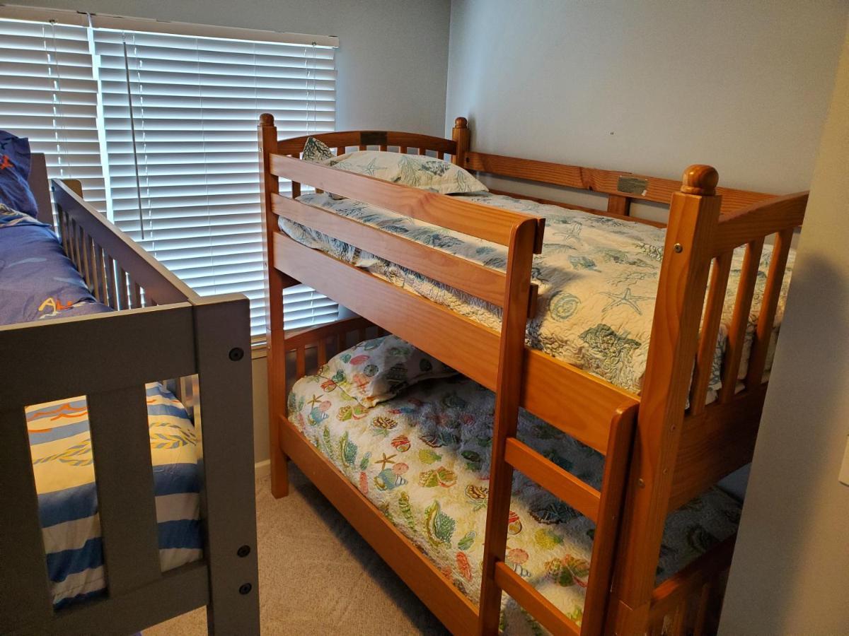 Ocean View Family Condo: Block Retreat