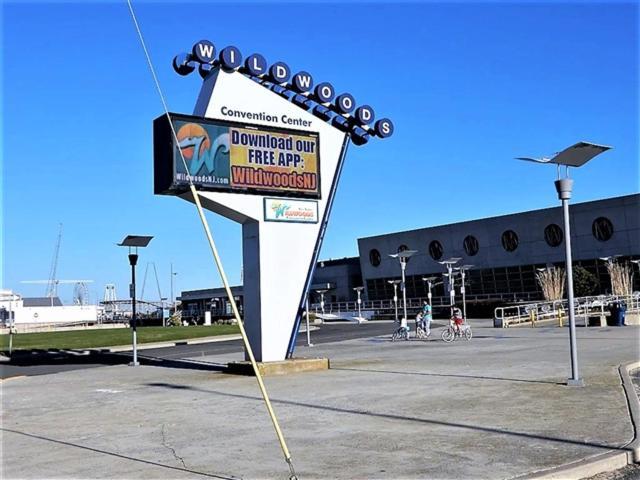 Ocean View Family Condo: Block Retreat Holiday home Wildwood