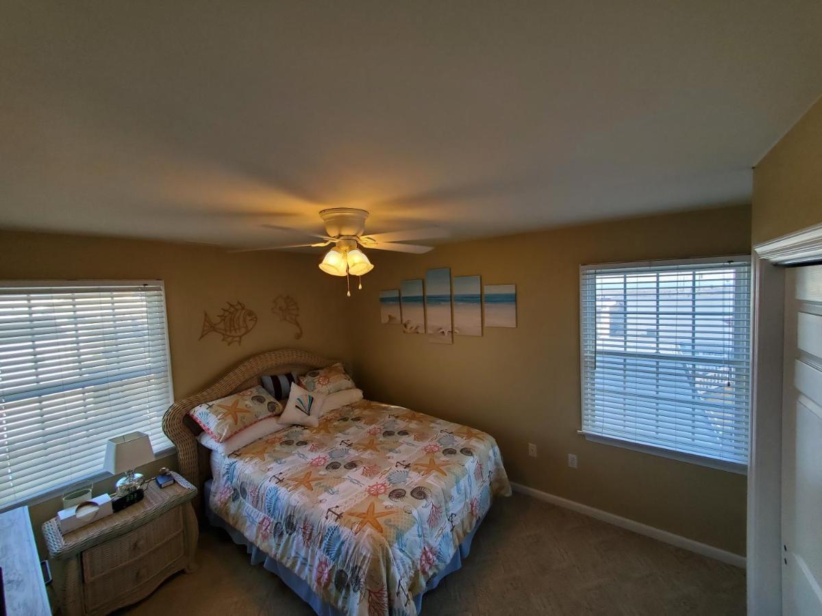 Ocean View Family Condo: Block Retreat Holiday home *