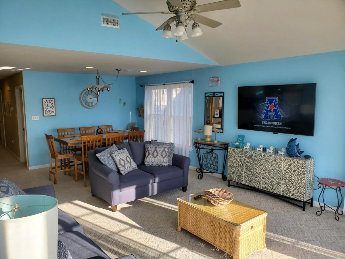 Ocean View Family Condo: Block Retreat Holiday home